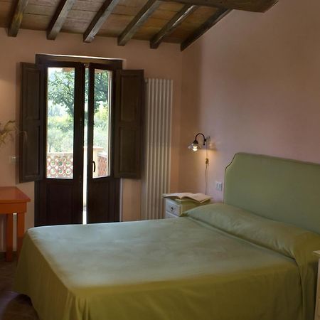 Aparthotel Borgo Le Capannelle Castel Ritaldi Zimmer foto