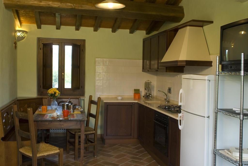 Aparthotel Borgo Le Capannelle Castel Ritaldi Exterior foto